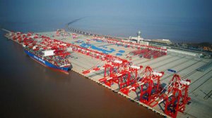 上海洋山深水港四期自动化码头开港试运行